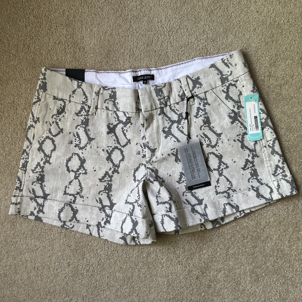 Dear John Women Shorts Size 33‎ Snake Print Pattern Grey Scale Design Shorts NWT